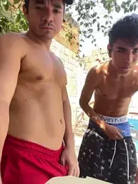 hotboys1924 — 在 stripchat 直播的网络摄像头模特