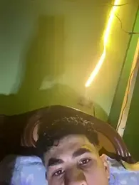 YElrosy — 在 stripchat 直播的网络摄像头模特