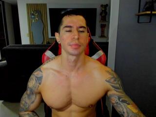 Uxio X — Flirt4free stream photo (Apr 2026)