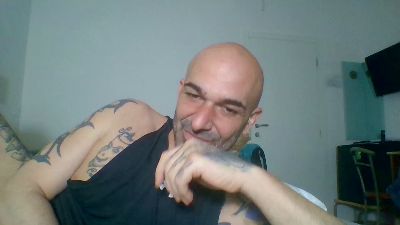 ilciuciu20 — 在 cam4 直播的网络摄像头模特