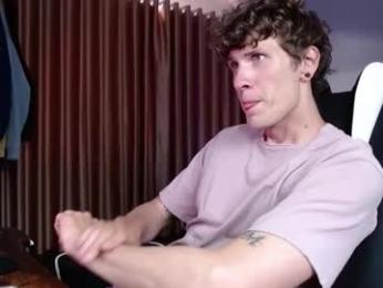 hercules__ — 在 chaturbate 直播的网络摄像头模特