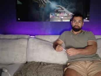 crhistian1_ — 在 chaturbate 直播的网络摄像头模特