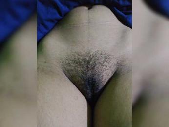 AadhyaLove — 在 bongacams 直播的网络摄像头模特
