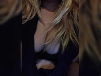 EveHugs — Bongacams stream photo (Mar 2026)