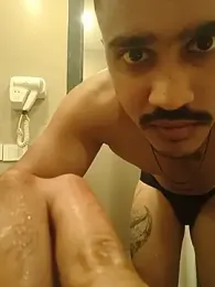 Mrgill09 — 在 stripchat 直播的网络摄像头模特