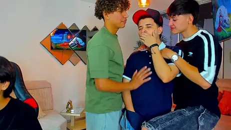 Houseofwarrios — Stripchat stream photo (Mar 2026)