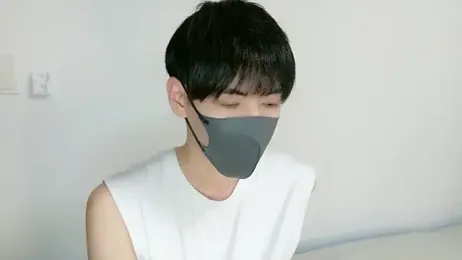 itsme_LEON — 在 stripchat 直播的网络摄像头模特