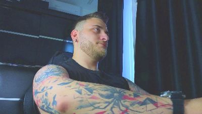 ntattoo — 在 cam4 直播的网络摄像头模特