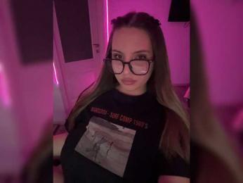 CrisKiss — 在 bongacams 直播的网络摄像头模特