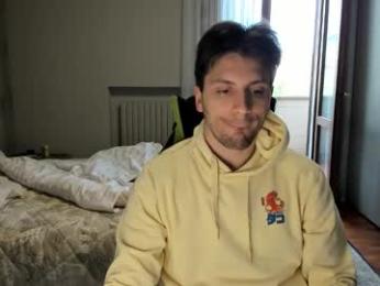 calciatore94 — 在 chaturbate 直播的网络摄像头模特