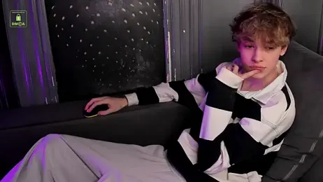 Kevin_Garsia — 在 stripchat 直播的网络摄像头模特