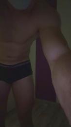 Tombeurpro — 在 cam4 直播的网络摄像头模特