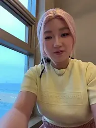 winter11 — 在 stripchat 直播的网络摄像头模特