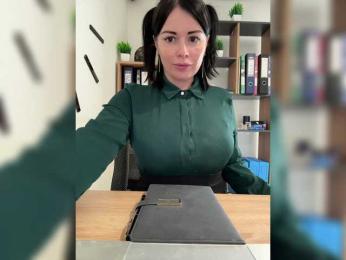 ANN_FOX — 在 bongacams 直播的网络摄像头模特