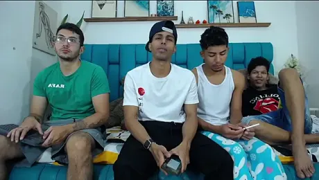 Interracial_Snow_Bunny — 在 stripchat 直播的网络摄像头模特