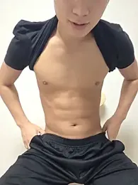 Makalong16275 — 在 stripchat 直播的网络摄像头模特