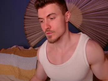 eddieds — 在 chaturbate 直播的网络摄像头模特