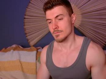 eddieds — 在 chaturbate 直播的网络摄像头模特