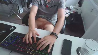 Aleex325 — 在 cam4 直播的网络摄像头模特