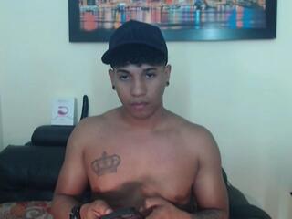 Yoxi Martinez — 在 flirt4free 直播的网络摄像头模特