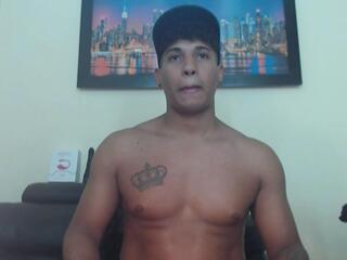 Yoxi Martinez — 在 flirt4free 直播的网络摄像头模特