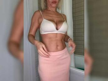 Hollena — 在 bongacams 直播的网络摄像头模特