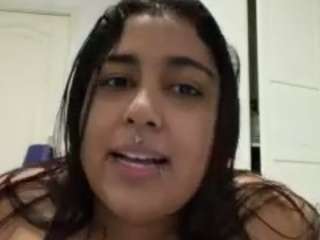 sheeylaroee — 在 camsoda 直播的网络摄像头模特