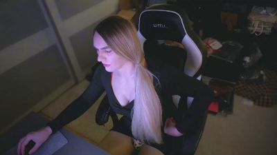 NylonQueen87 — Cam4 stream photo (Apr 2026)