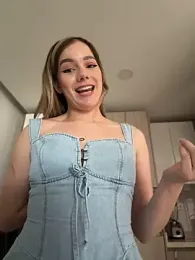 NicoleCut — 在 stripchat 直播的网络摄像头模特