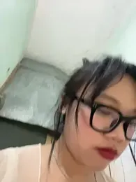 Leeeeiu — 在 stripchat 直播的网络摄像头模特