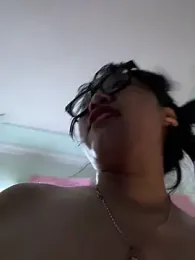 Leeeeiu — 在 stripchat 直播的网络摄像头模特