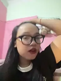 Leeeeiu — 在 stripchat 直播的网络摄像头模特