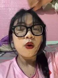 Leeeeiu — 在 stripchat 直播的网络摄像头模特