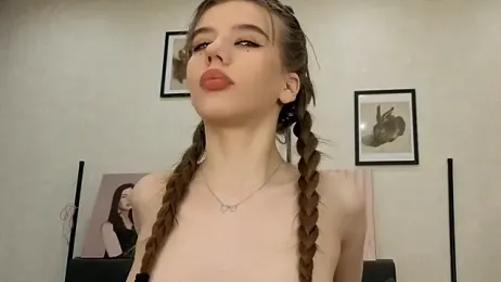 dolly_ll — 在 stripchat 直播的网络摄像头模特