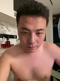 TidiedBang — 在 stripchat 直播的网络摄像头模特