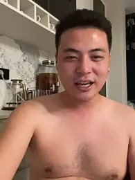 TidiedBang — 在 stripchat 直播的网络摄像头模特