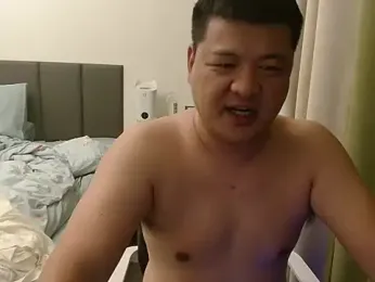 zhang1118 — 在 stripchat 直播的网络摄像头模特