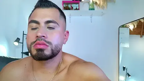 Juan_Castano — 在 stripchat 直播的网络摄像头模特