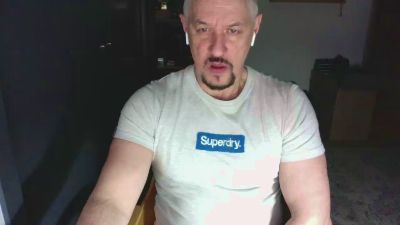 trouarempli — 在 cam4 直播的网络摄像头模特