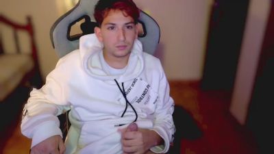 bastian033ok — Cam4 stream photo (May 2025)