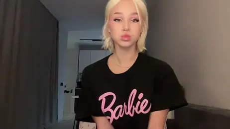 ur_molly — Stripchat stream photo (Sep 2026)
