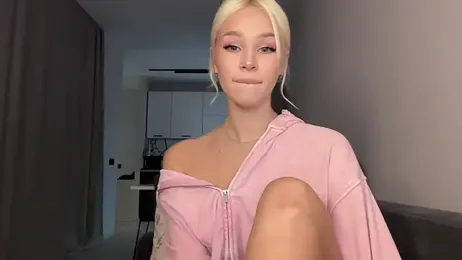 ur_molly — Stripchat stream photo (Sep 2026)