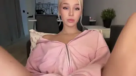 ur_molly — stripchat