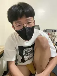 Allen111014 — 在 stripchat 直播的网络摄像头模特