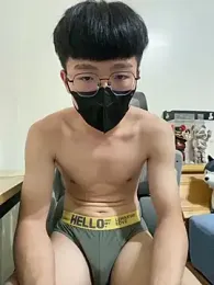 Allen111014 — 在 stripchat 直播的网络摄像头模特