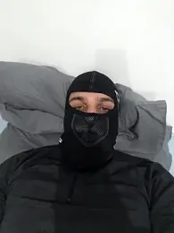 Mertozer01 — Stripchat stream photo (Apr 2026)