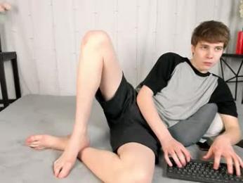 andyjey_ — 在 chaturbate 直播的网络摄像头模特