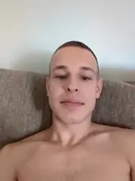 pretty_roman — Stripchat stream photo (Aug 2025)