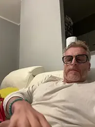 Axl_hot — Stripchat stream photo (Apr 2026)