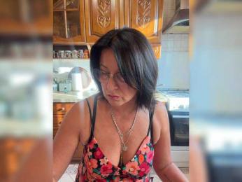Fiona7 — 在 bongacams 直播的网络摄像头模特